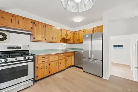 24 Valley View Terrace Mount Kisco NY 10549