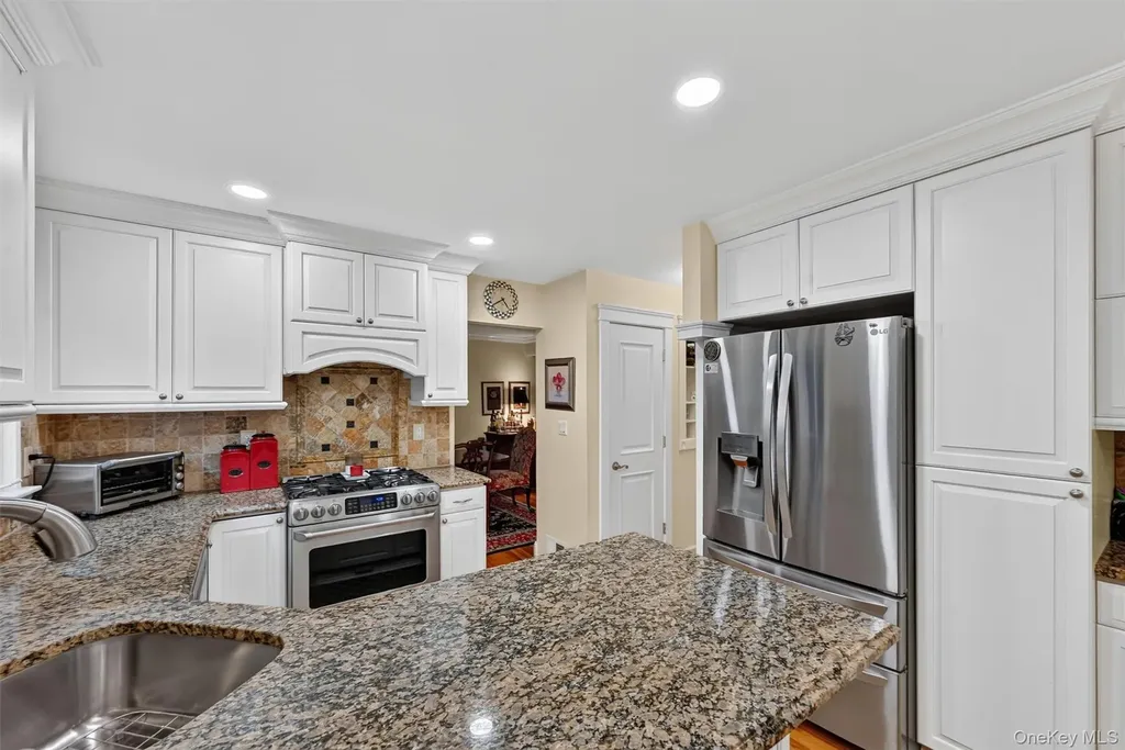 14 Tyler Place Nanuet NY 10954