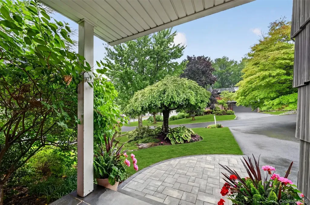 14 Tyler Place Nanuet NY 10954