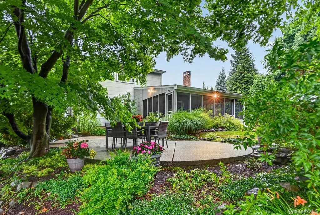14 Tyler Place Nanuet NY 10954