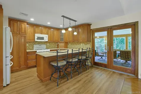 6 Hannah Lane Valley Cottage NY 10989