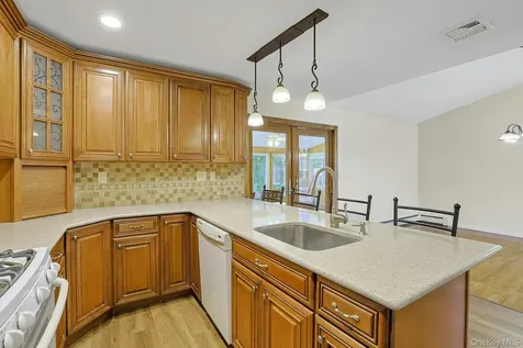 6 Hannah Lane Valley Cottage NY 10989