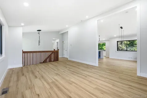7 Brookdell Drive Hartsdale NY 10530