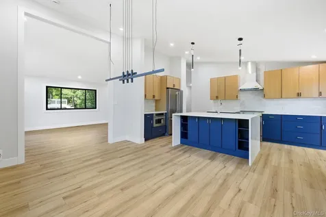 7 Brookdell Drive Hartsdale NY 10530