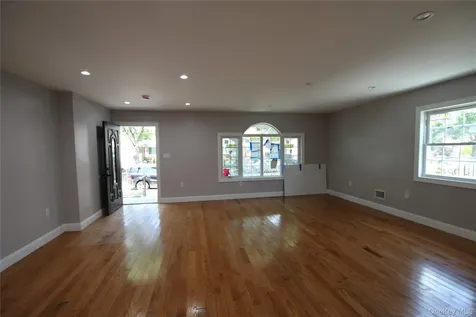 18112 145th Avenue Springfield Gardens NY 11413