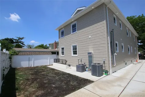 18112 145th Avenue Springfield Gardens NY 11413