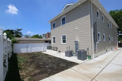18112 145th Avenue Springfield Gardens NY 11413