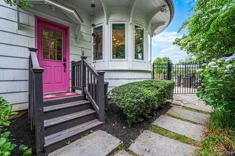 6 New York Avenue Stony Brook NY 11790