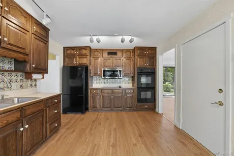 300 Heritage Hills Somers NY 10589