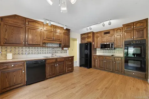 300 Heritage Hills Somers NY 10589