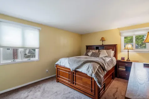 45 Mildred Court Plainview NY 11803