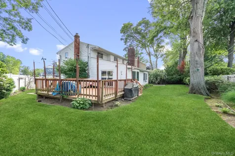 45 Mildred Court Plainview NY 11803