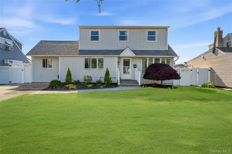 316 Philadelphia Avenue Massapequa Park NY 11762
