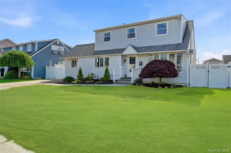 316 Philadelphia Avenue Massapequa Park NY 11762