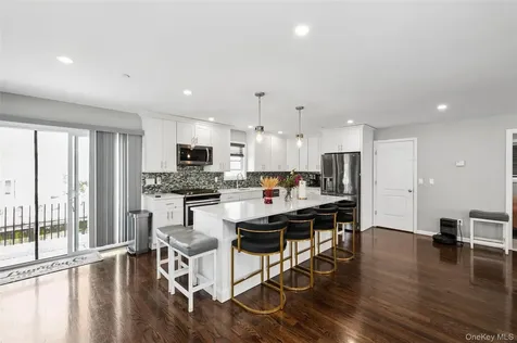 663 Arthur Street Baldwin NY 11510
