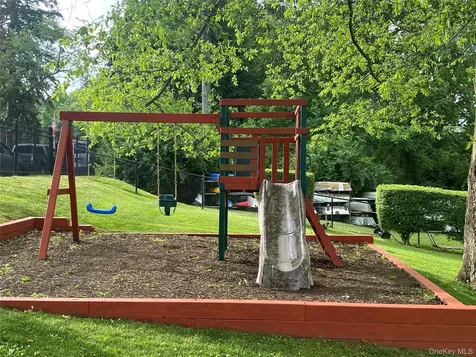 1271 California Road Eastchester NY 10709