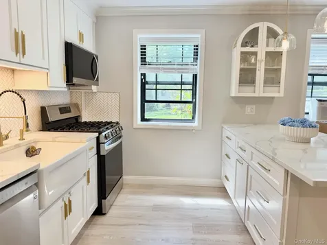 1271 California Road Eastchester NY 10709