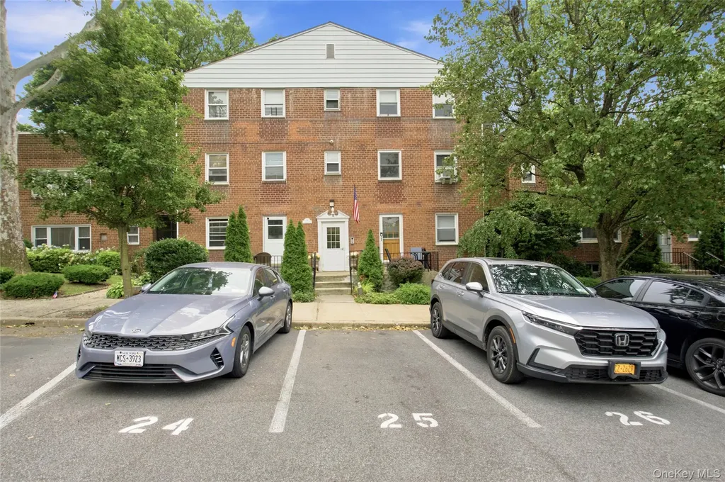 15 Leewood Eastchester NY 10709