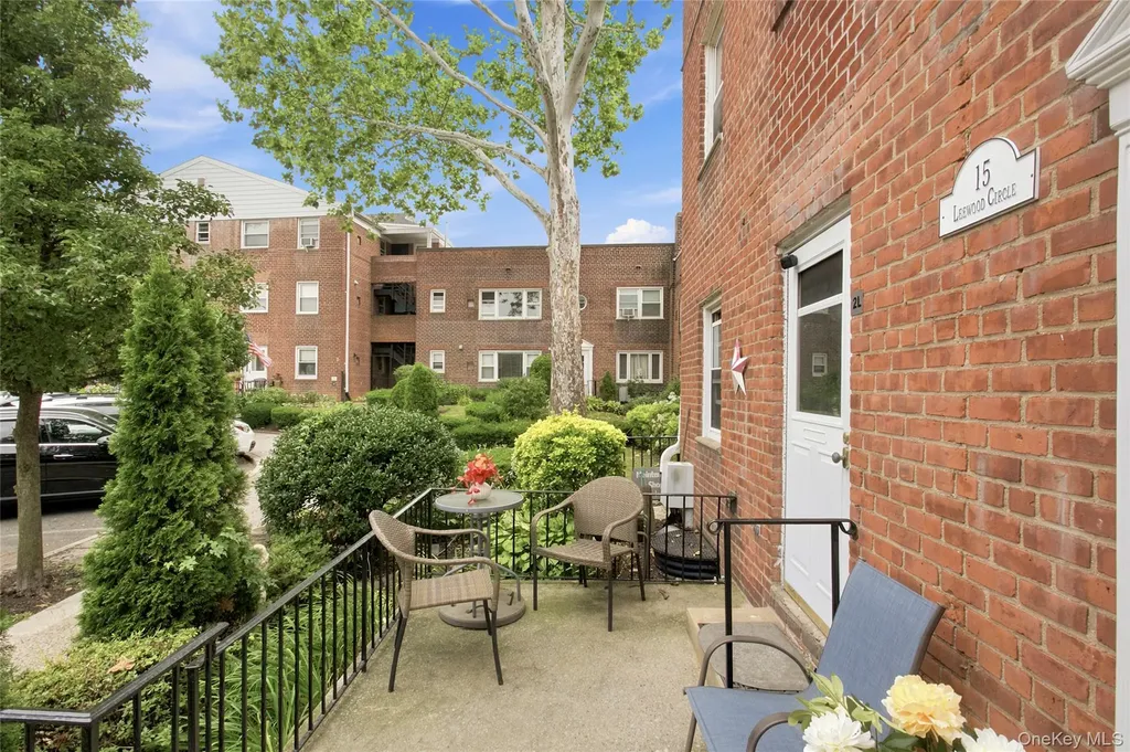 15 Leewood Eastchester NY 10709