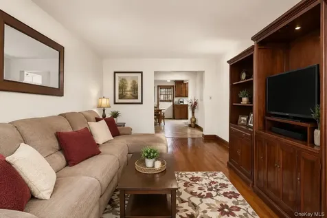 15 Leewood Eastchester NY 10709