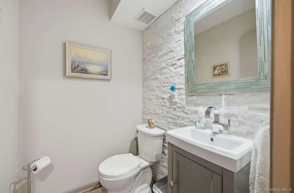 31 Timber Ridge Mount Kisco NY 10549