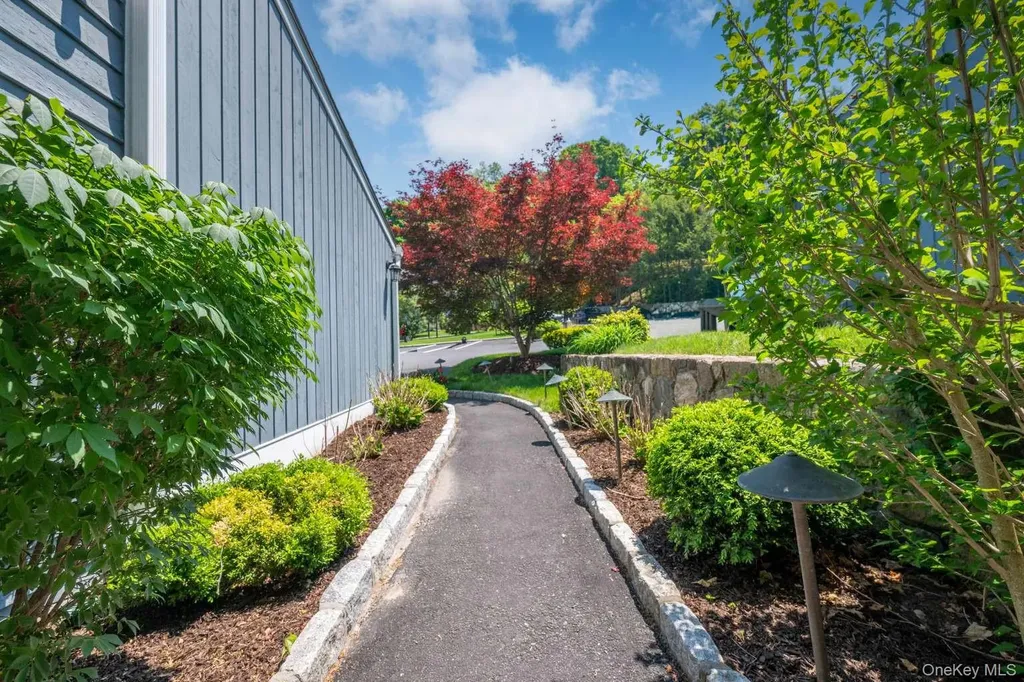 31 Timber Ridge Mount Kisco NY 10549