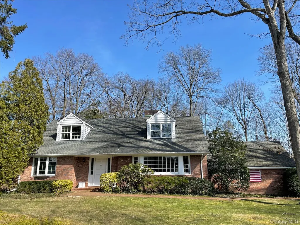 43 Glen Way Cold Spring Harbor NY 11724