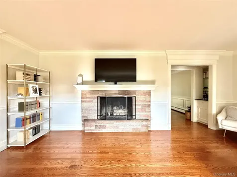 43 Glen Way Cold Spring Harbor NY 11724