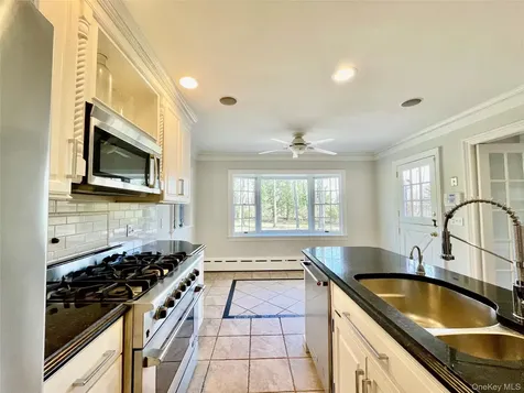 43 Glen Way Cold Spring Harbor NY 11724