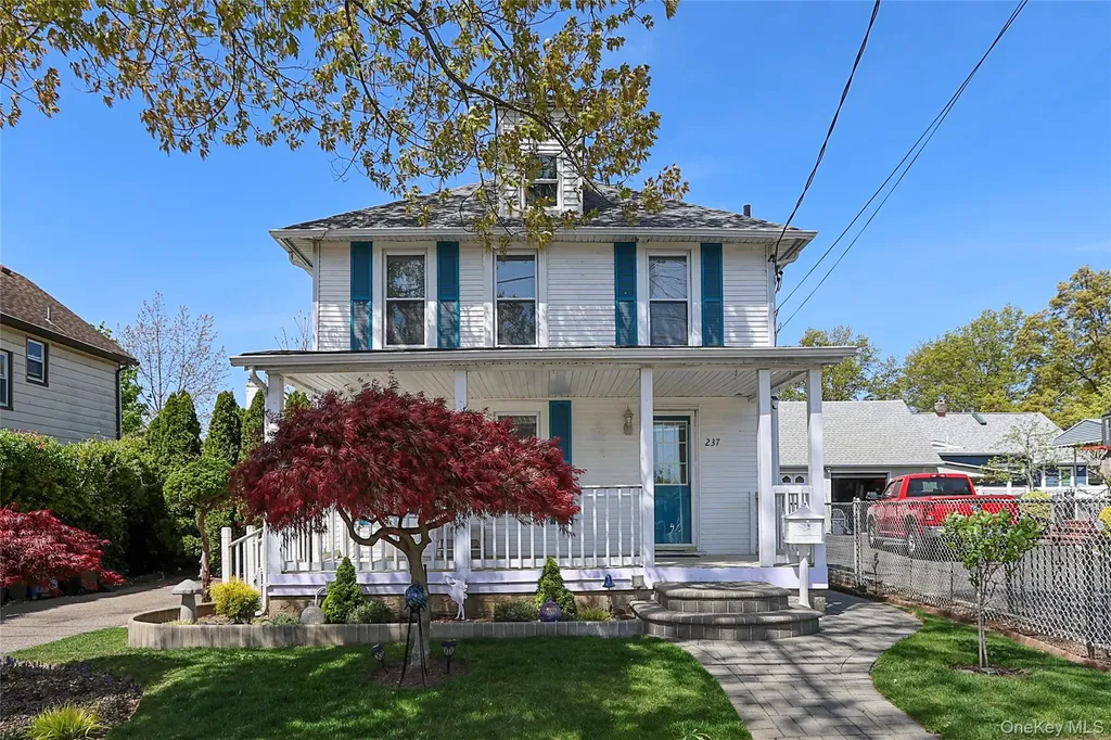 237 Fulton Street Westbury NY 11590