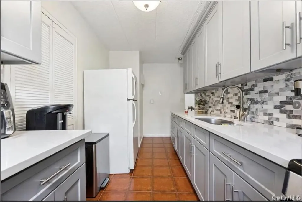 1085 Warburton Avenue Yonkers NY 10701