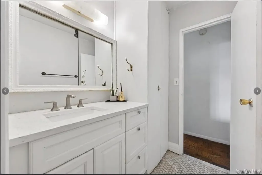 1085 Warburton Avenue Yonkers NY 10701