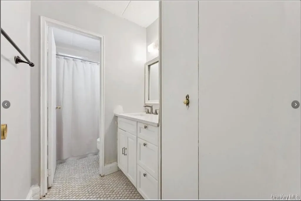 1085 Warburton Avenue Yonkers NY 10701