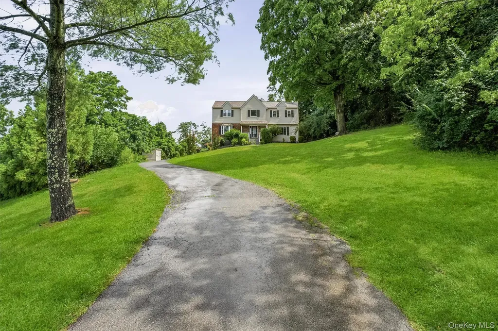 26 Sebastian Court Hopewell Junction NY 12533