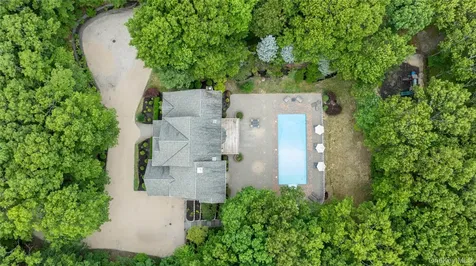 1999 Deerfield Road Water Mill NY 11976