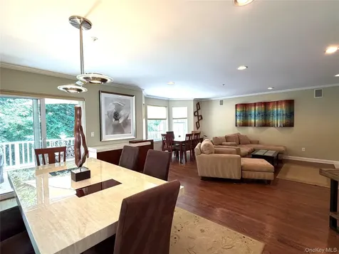 121 Winding Ridge Road White Plains NY 10603