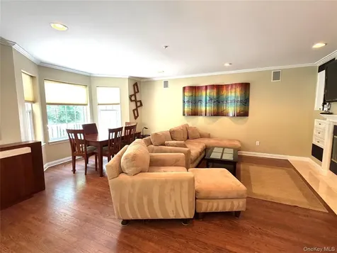 121 Winding Ridge Road White Plains NY 10603