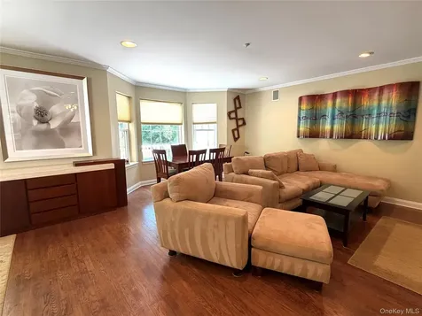 121 Winding Ridge Road White Plains NY 10603