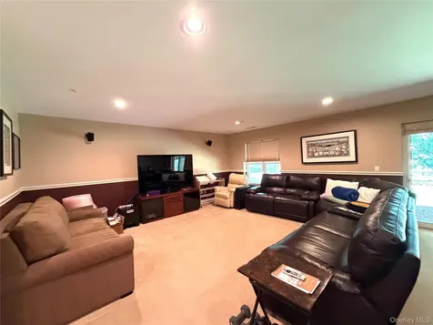121 Winding Ridge Road White Plains NY 10603