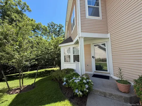 121 Winding Ridge Road White Plains NY 10603