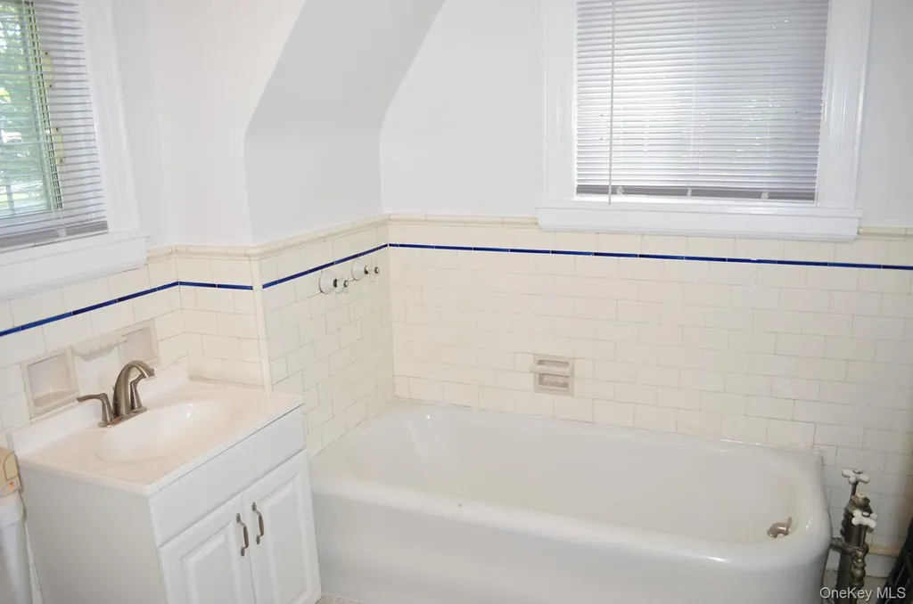 53 Ogden Avenue White Plains NY 10605