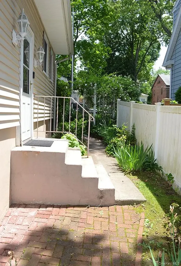 53 Ogden Avenue White Plains NY 10605