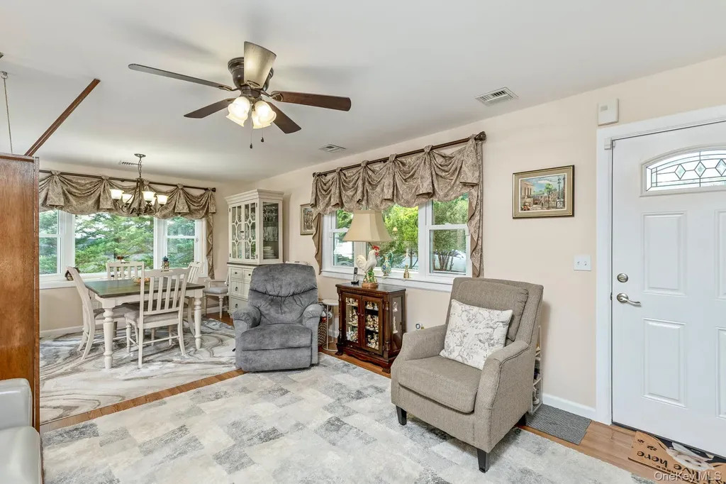 276 Parkway Drive Calverton NY 11933