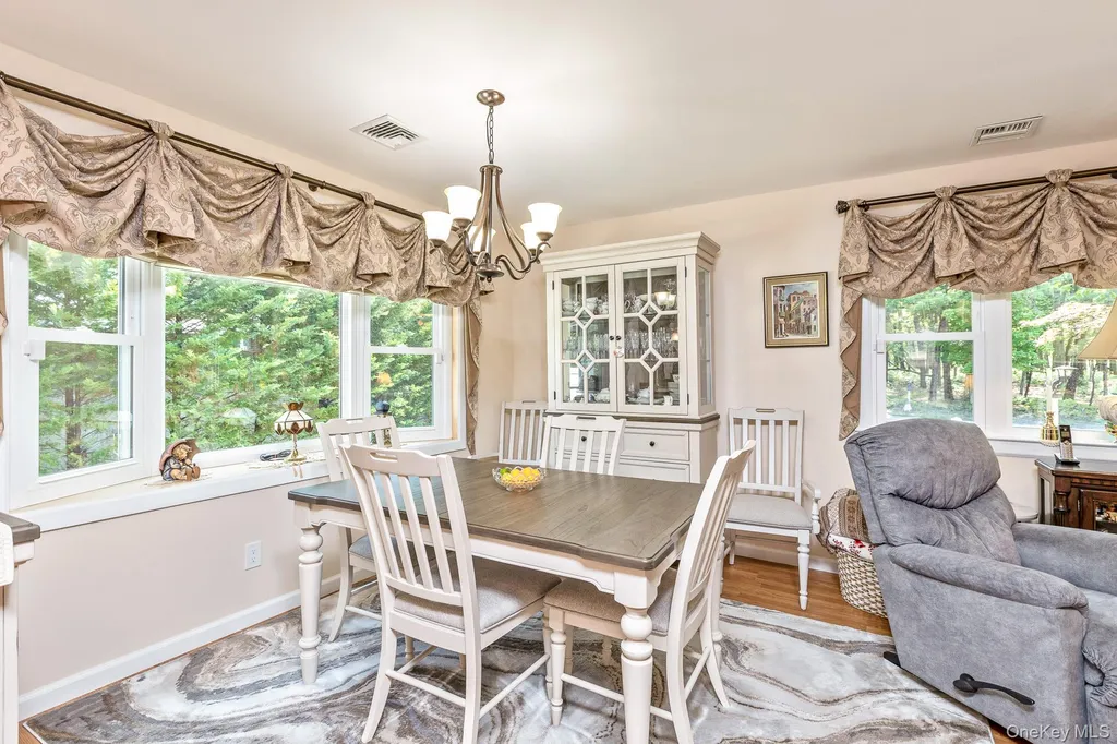 276 Parkway Drive Calverton NY 11933