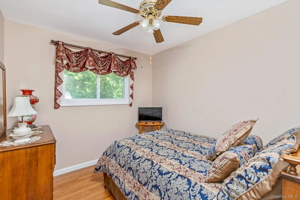 276 Parkway Drive Calverton NY 11933