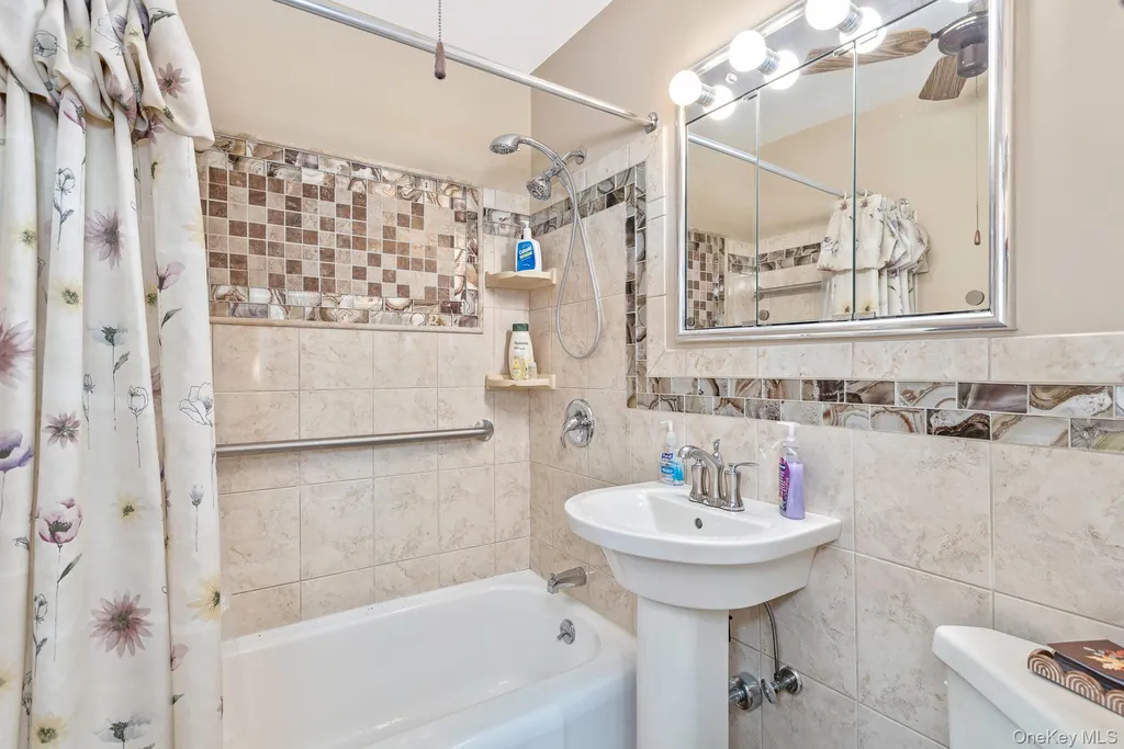 276 Parkway Drive Calverton NY 11933