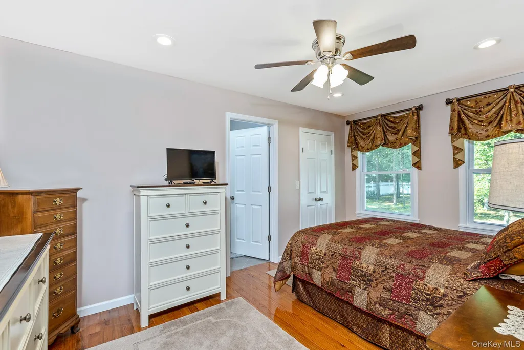 276 Parkway Drive Calverton NY 11933