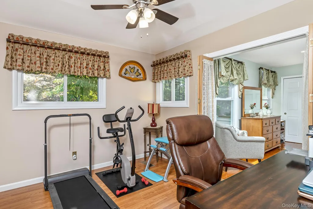276 Parkway Drive Calverton NY 11933