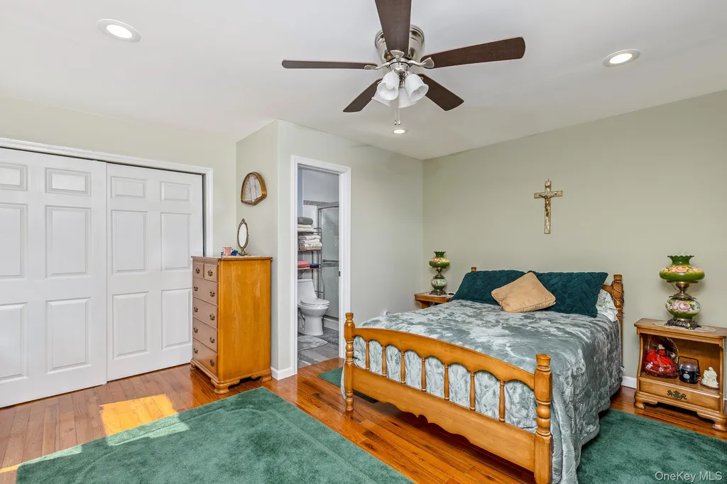 276 Parkway Drive Calverton NY 11933