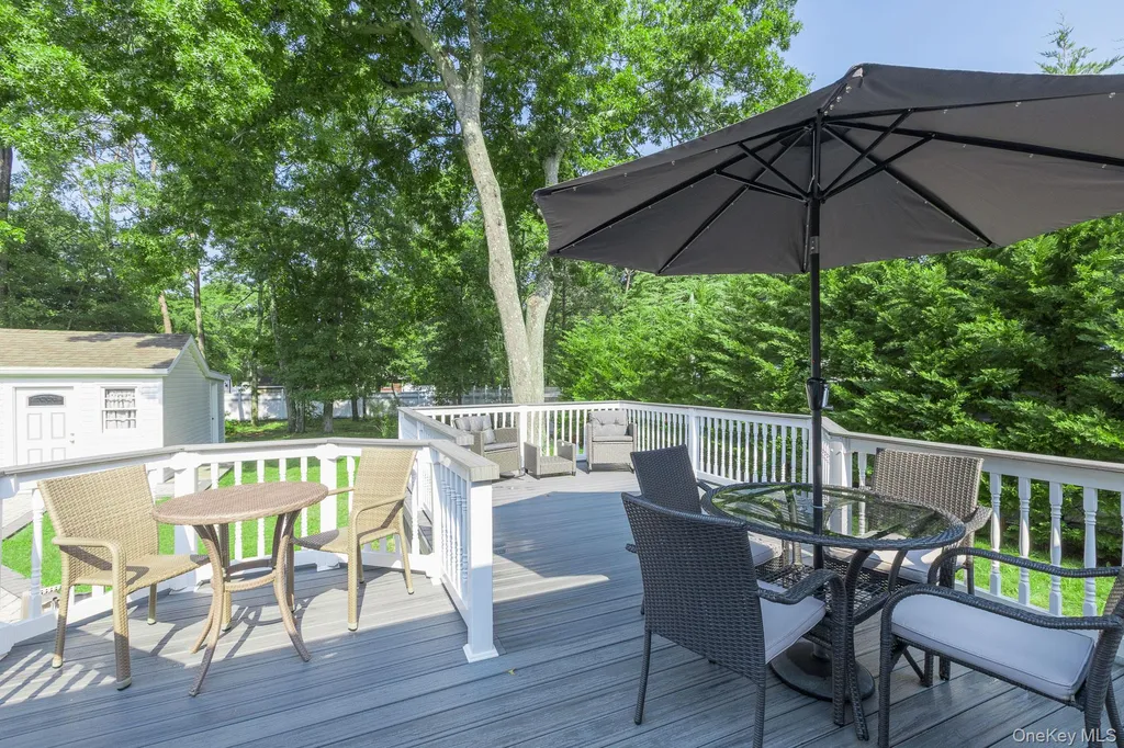 276 Parkway Drive Calverton NY 11933